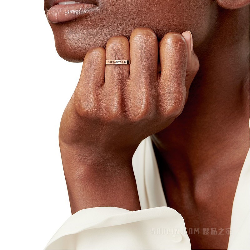 Tiffany & Co.® 系列 18K 玫瑰金镶钻戒指
