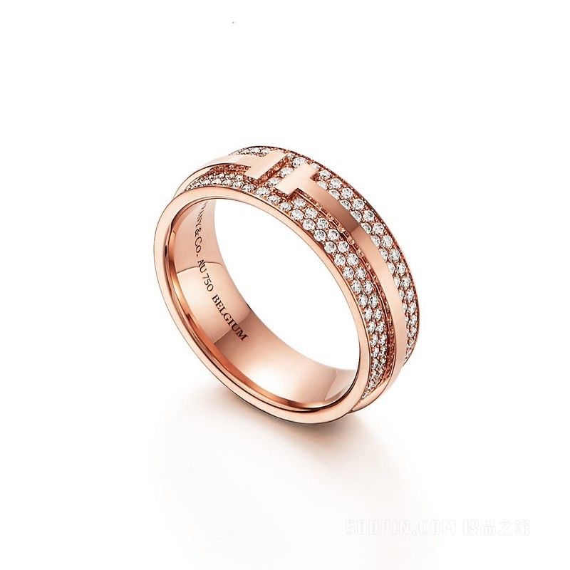 Tiffany T 系列 18K 玫瑰金铺镶钻石宽式戒指，宽 5.8 毫米。