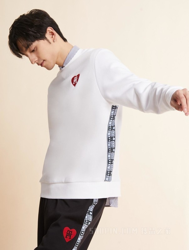 【胶囊系列】23新款男女情侣爱心刺绣宽松圆领卫衣32372