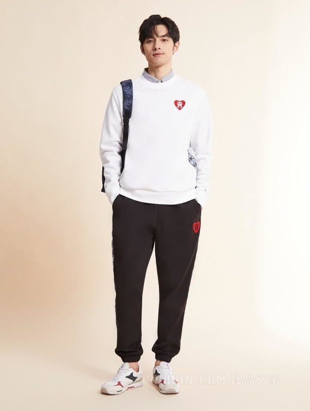 【胶囊系列】23新款男女情侣爱心刺绣宽松圆领卫衣32372