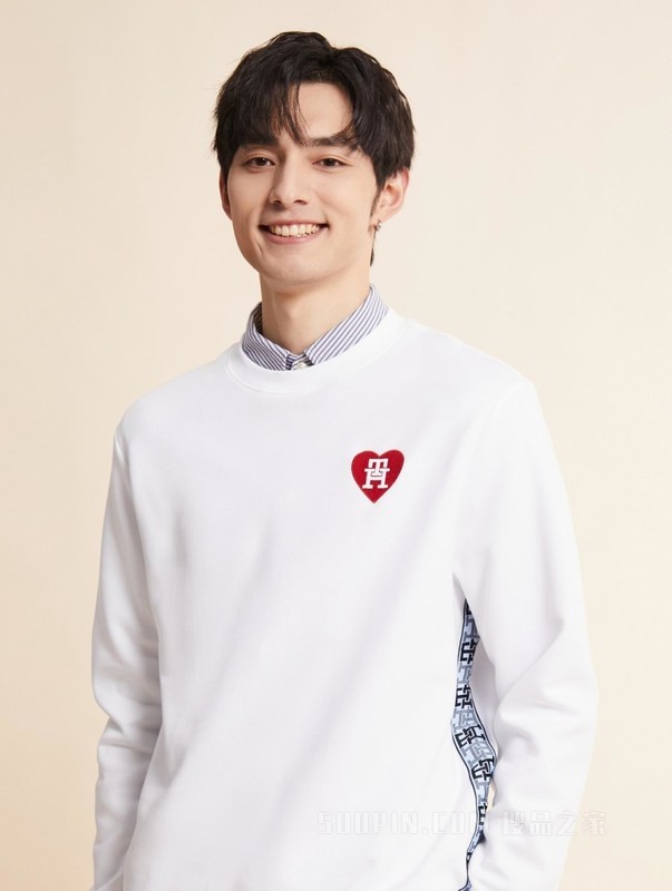 【胶囊系列】23新款男女情侣爱心刺绣宽松圆领卫衣32372