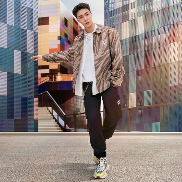 张艺兴同款男子时尚休闲梭织外套
