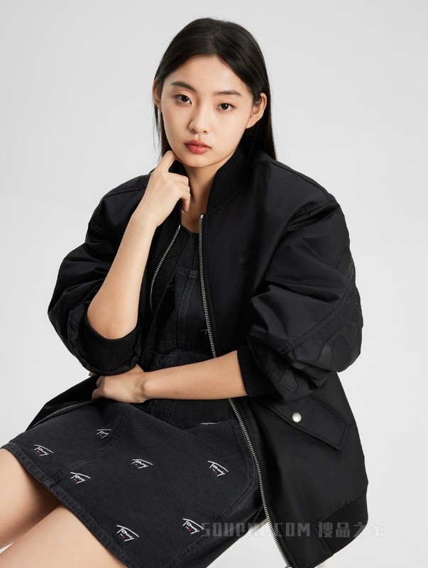 23新款秋冬女装同色刺绣旗标宽松棒球领保暖铺棉夹克16563