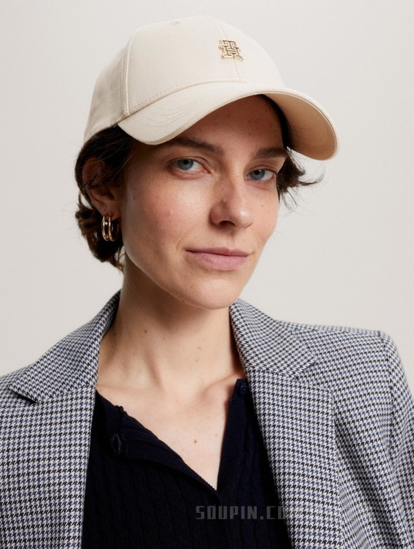 23新款秋季女装纯棉简约金属镂空字母百搭弯檐棒球帽15294