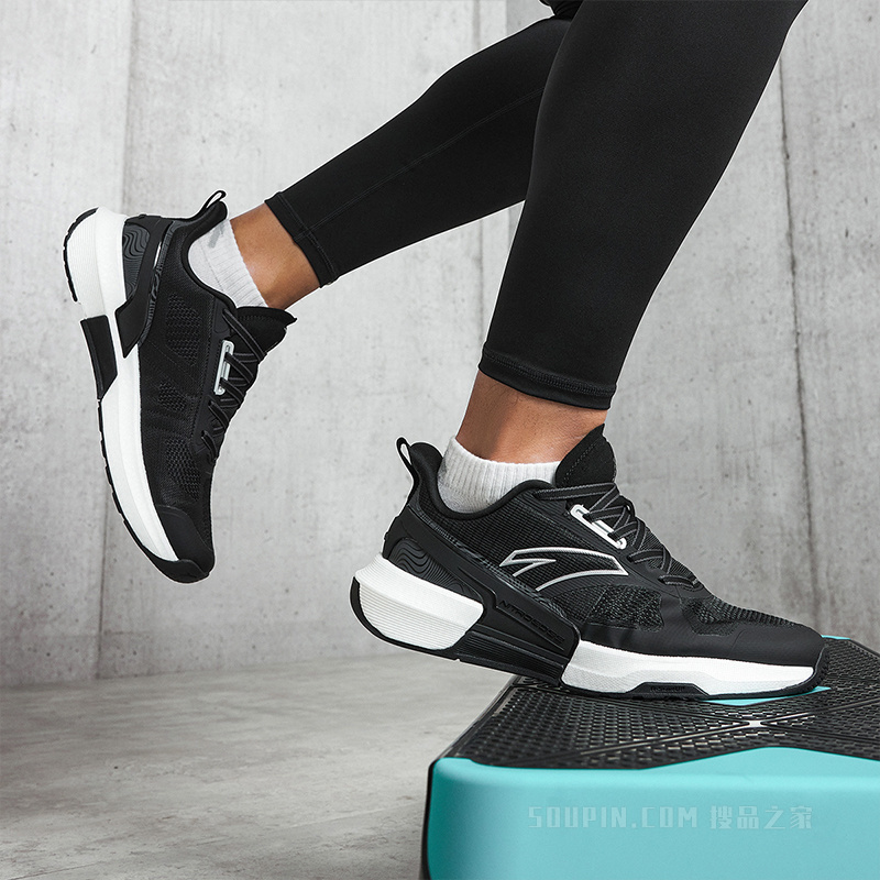 安踏燃炼力量训练系列男子综训鞋