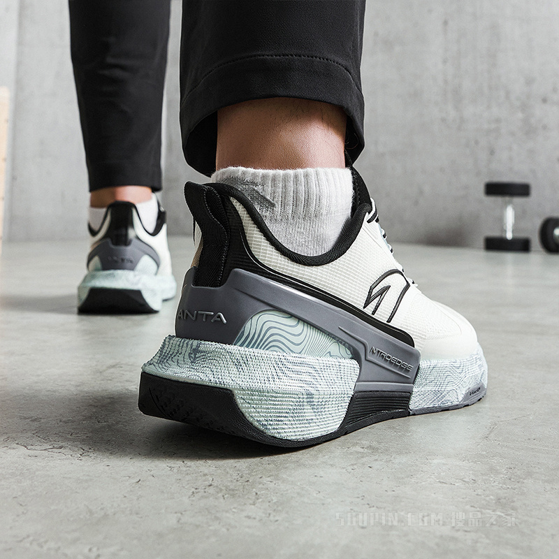 安踏燃炼力量训练系列男子综训鞋