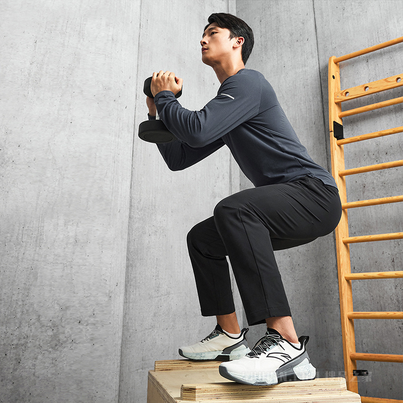 安踏燃炼力量训练系列男子综训鞋