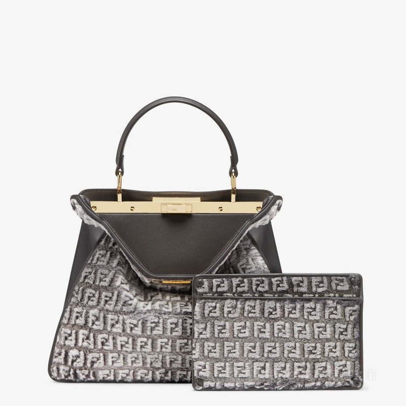 Peekaboo ISeeU中号手袋 灰色貂皮手袋，带FF图案
