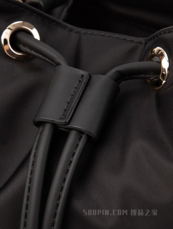 23新款秋冬女装金属字母可拆卸背带抽绳口手提水桶包15218