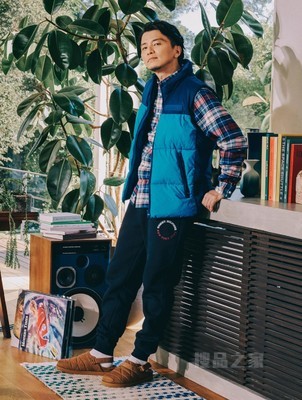 23新款秋冬男装拼接撞色立领合身版铺棉轻便马甲背心32769