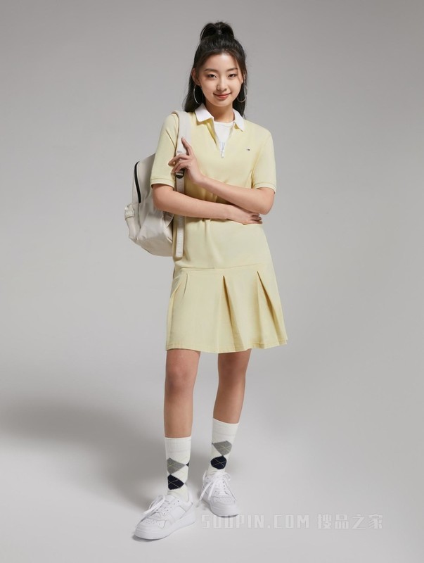 23女装复古小绣标拉链半襟翻领带褶网球服连衣裙DW0DW15565