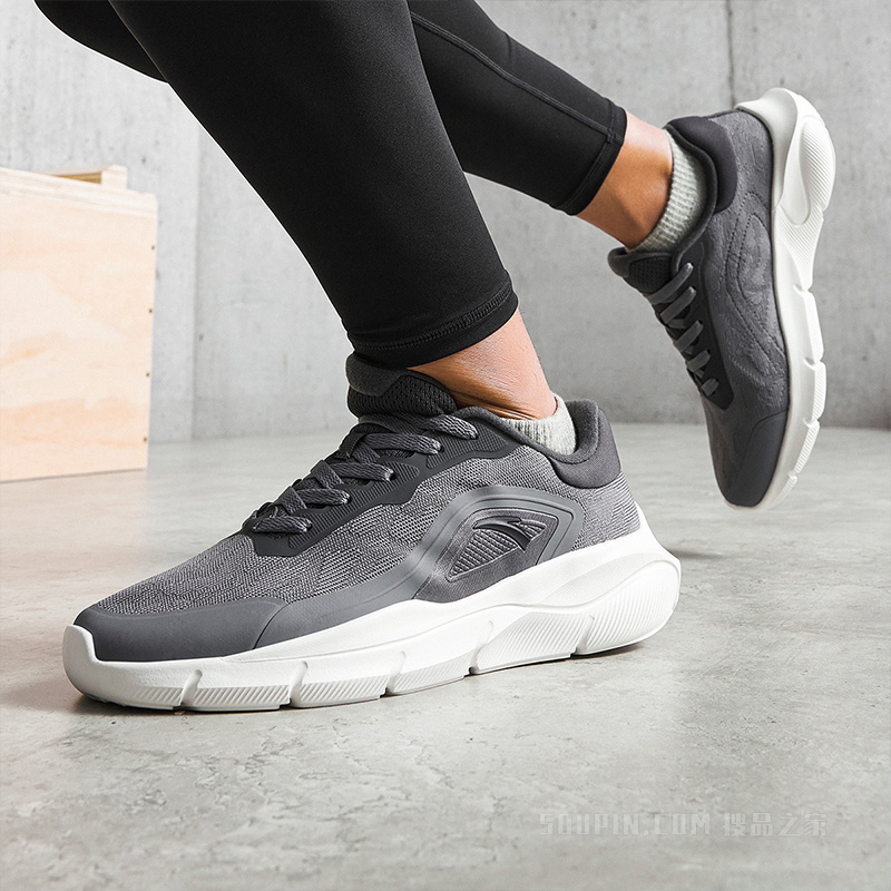 安踏综训系列基础健步男子综训鞋