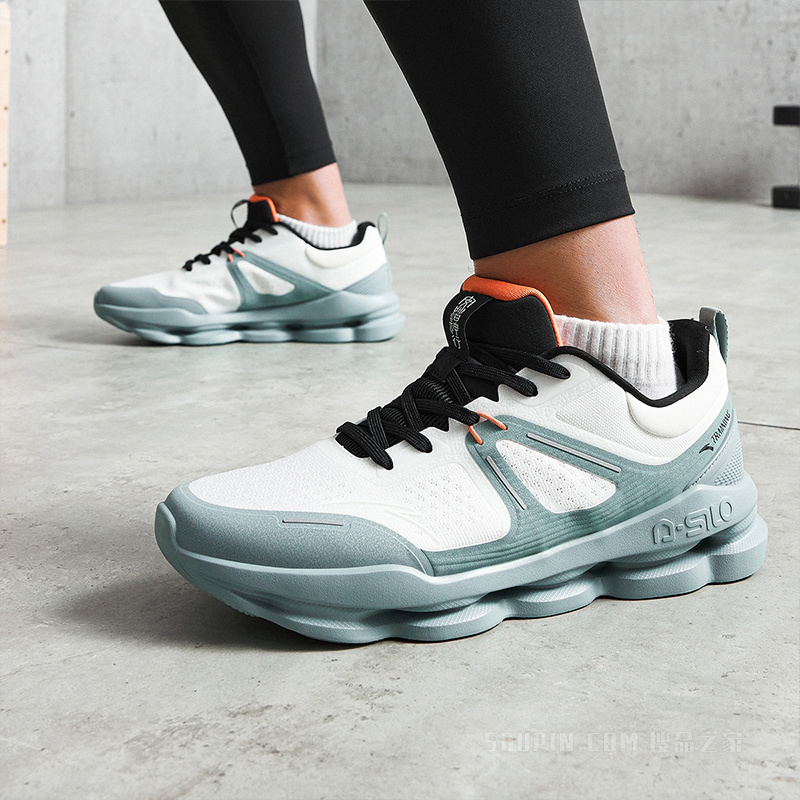 安踏神行5 PRO男子综训鞋