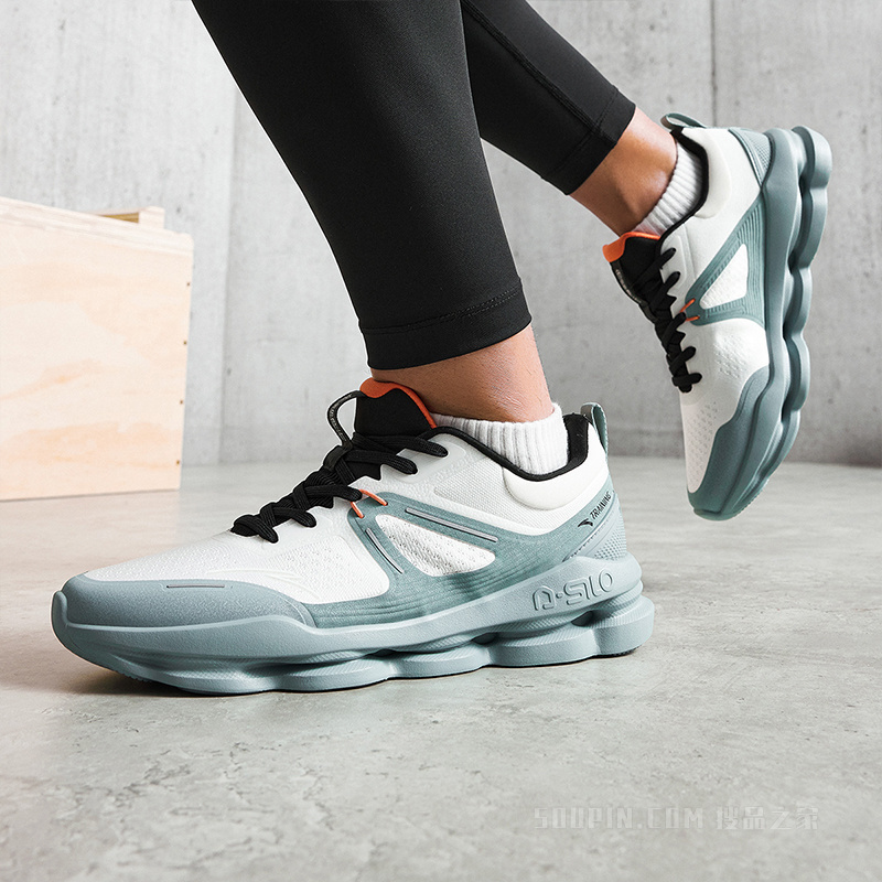 安踏神行5 PRO男子综训鞋