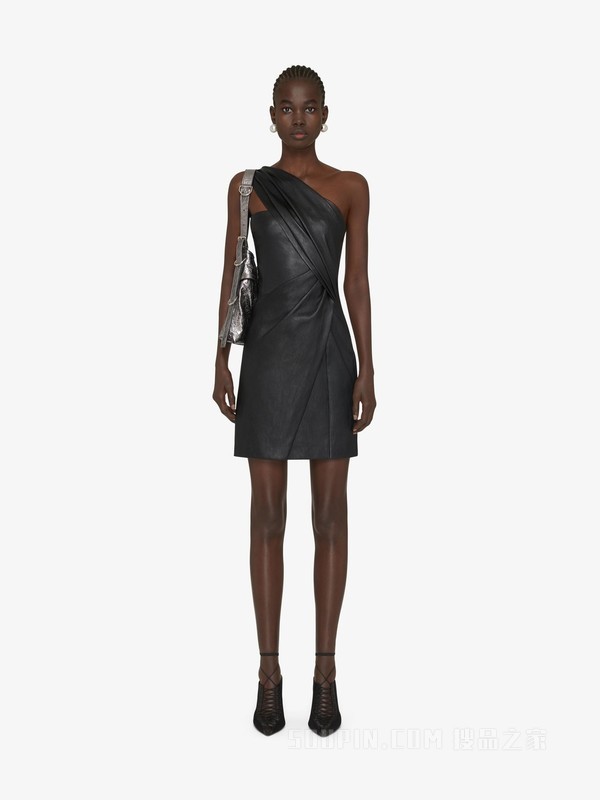 不对称垂褶连衣裙