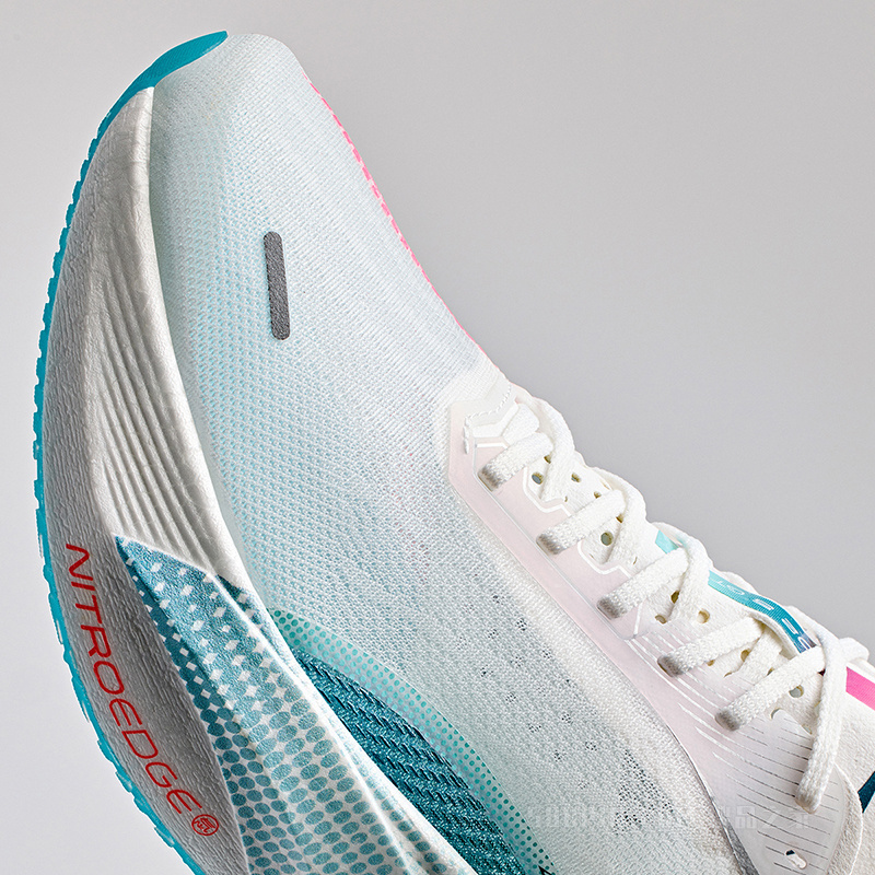 安踏跑步系列竞速训练女子跑鞋