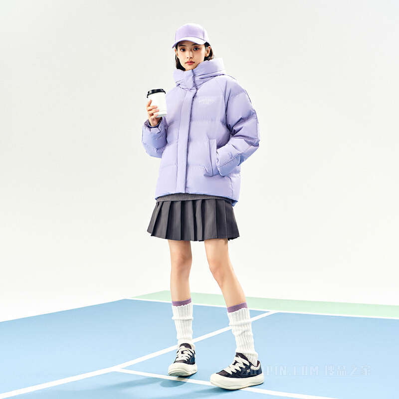 安踏多彩羽绒运动复古女子防泼水羽绒服
