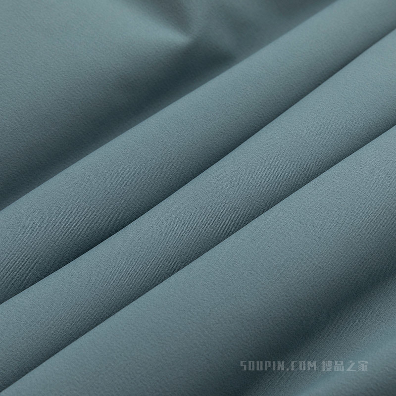 安踏冠军滑雪男子羽绒服