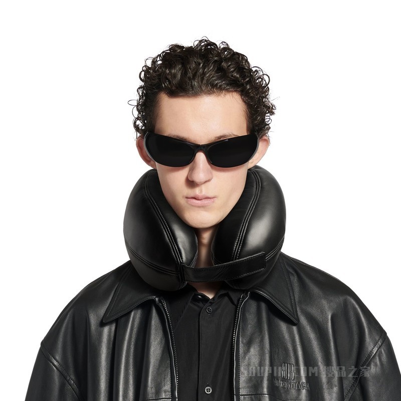 BALENCIAGA | AUTOMOBILI LAMBORGHINI旅行枕