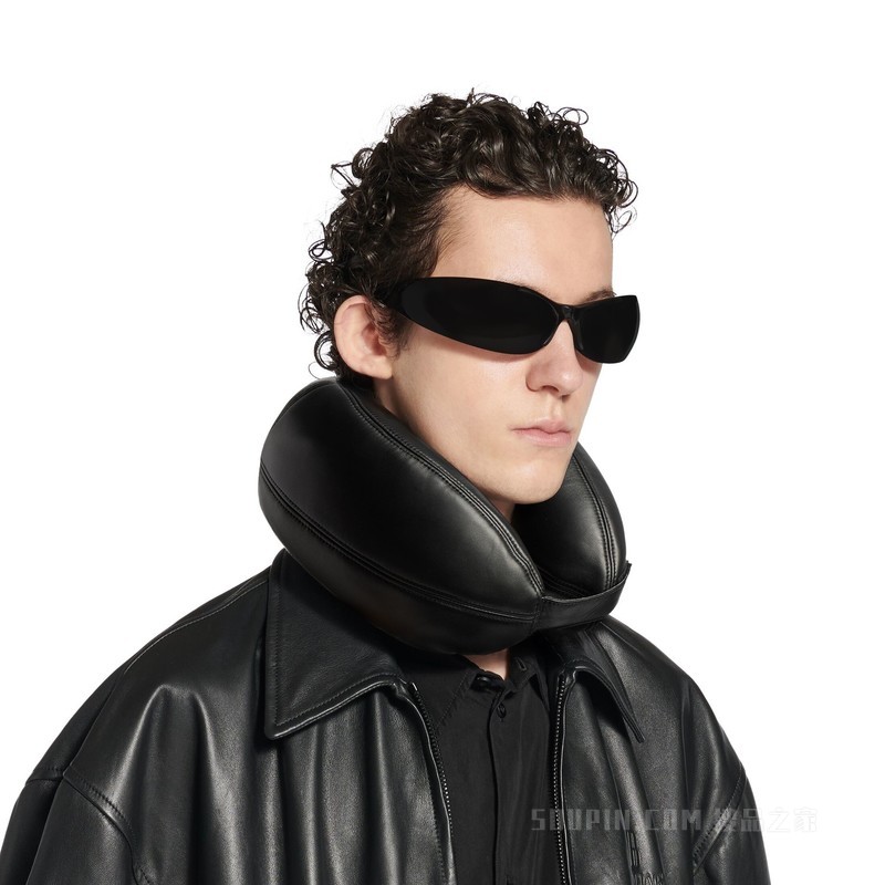 BALENCIAGA | AUTOMOBILI LAMBORGHINI旅行枕