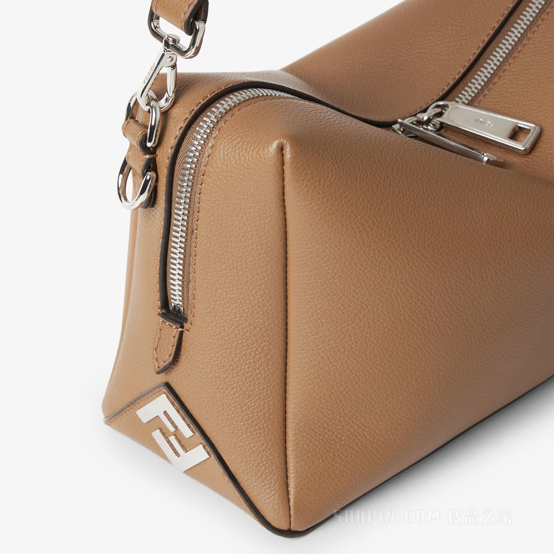FENDI Lui中号手袋 浅棕色皮革手袋