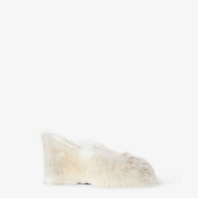 FENDI Arco 白色羊剪毛凉鞋