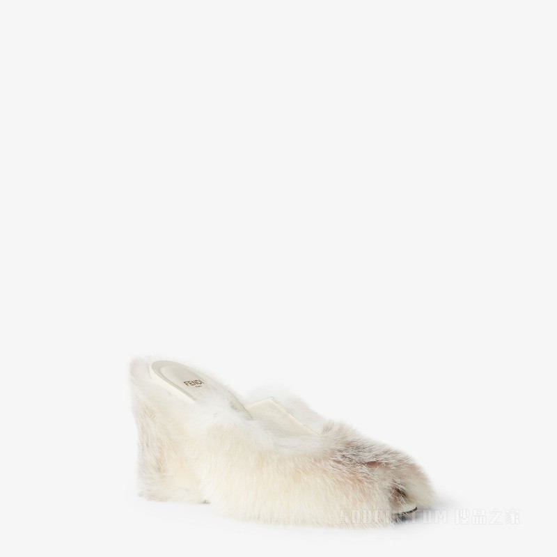 FENDI Arco 白色羊剪毛凉鞋
