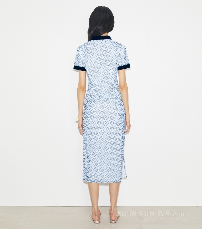T Monogram Polo 式连衣裙 以浅蓝色为底色的 T Monogram 图案