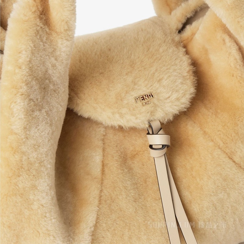FENDI Spy 米色羊剪毛手袋