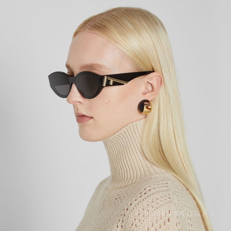 FENDI Sphera耳环 金色和黑色耳环