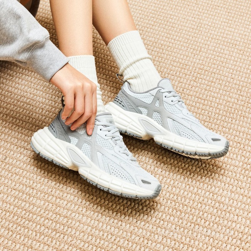 【代言人同款】安踏生活系列破晓ALPHADAWN女子休闲鞋