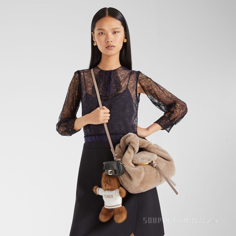 FENDI Spy小号手袋 米色羊剪毛手袋