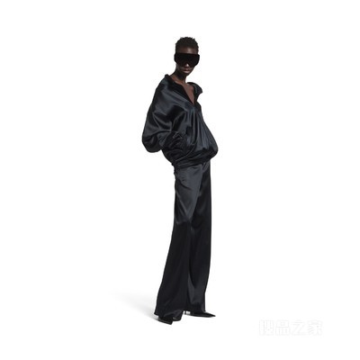 OFF-SHOULDER TRACKSUIT夹克