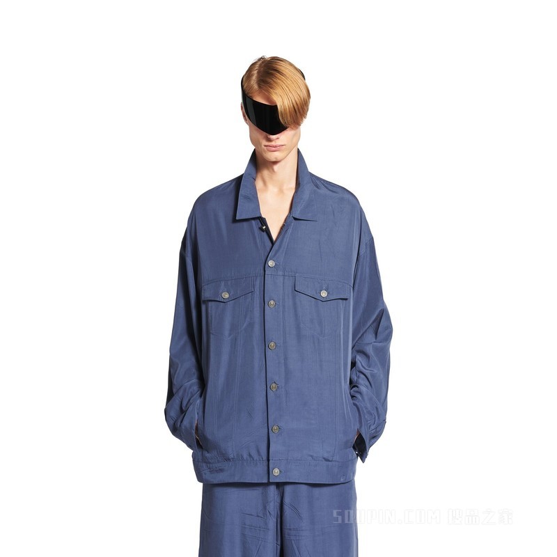 垂坠牛仔夹克