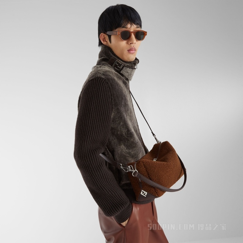 FENDI Lui中号手袋 深棕色羊剪毛手袋