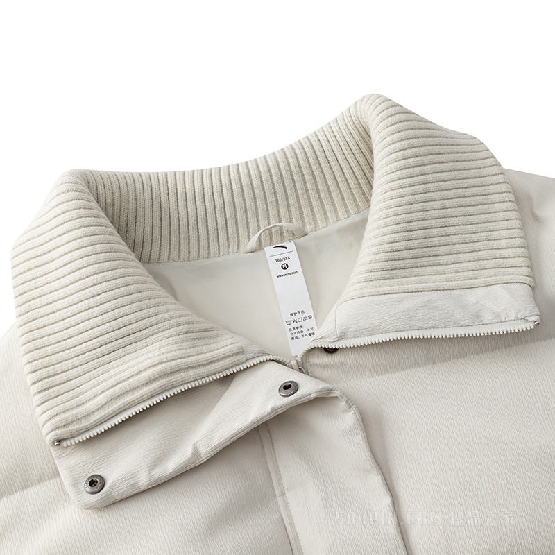 安踏出行女子防泼水羽绒服