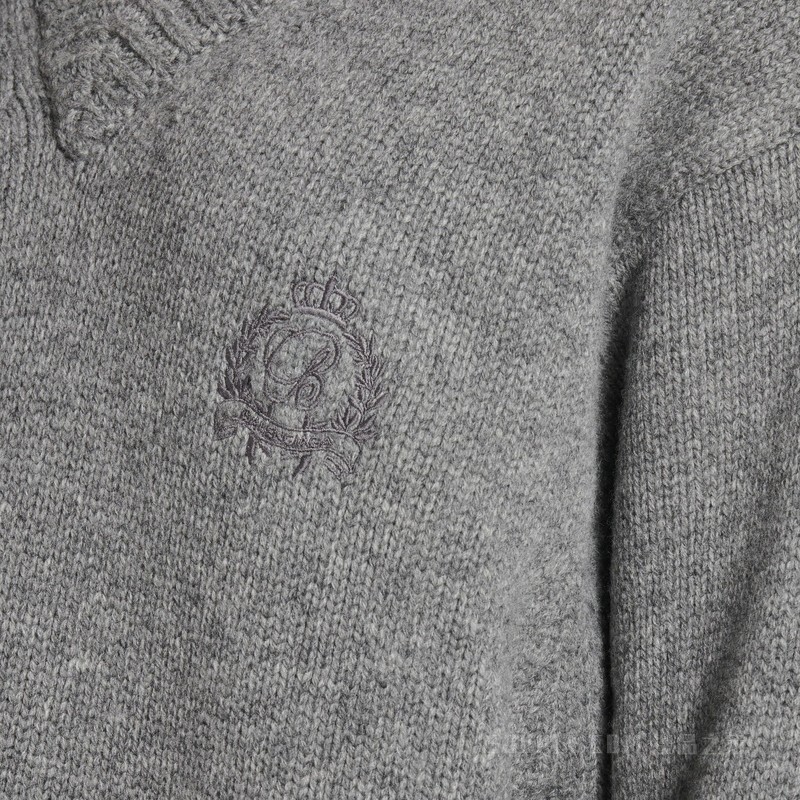 LAYERED SHIRT V领针织衫