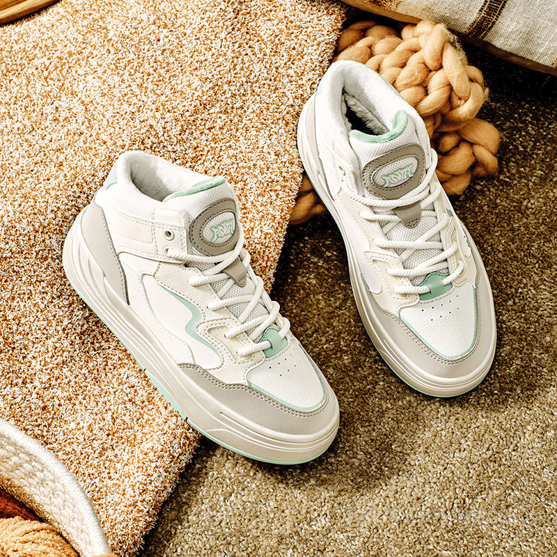 安踏PG7女子板鞋棉鞋