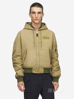 连帽尼龙夹克