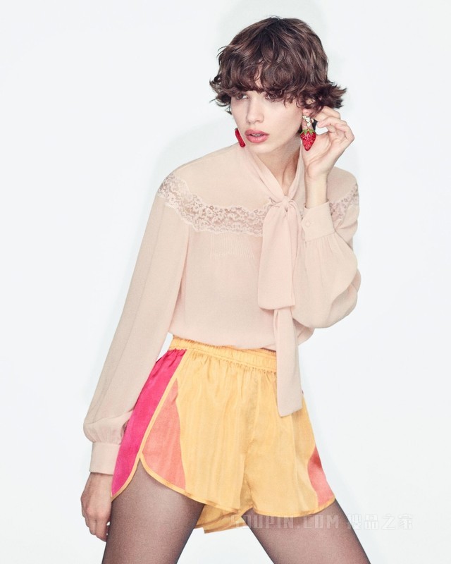 桑蚕丝乔其纱和蕾丝花结衬衫