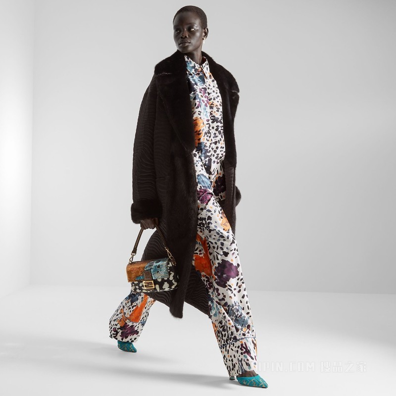 外套 黑色缎面和貂皮外套