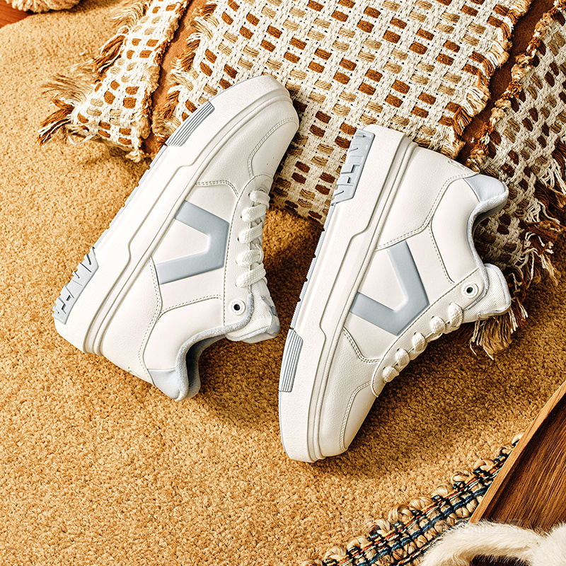 安踏A道女子板鞋棉鞋