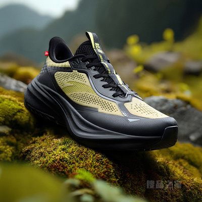 安踏昆仑男子跑鞋