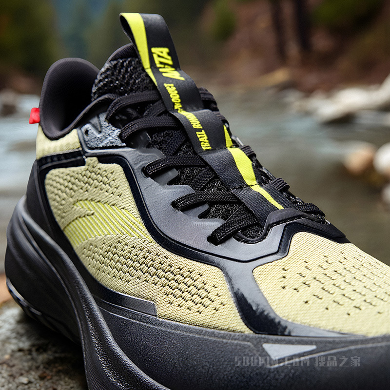 安踏昆仑男子跑鞋