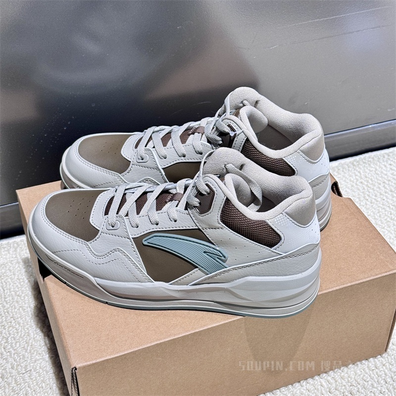 安踏威峰男子板鞋