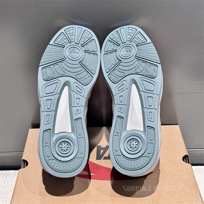 安踏威峰男子板鞋