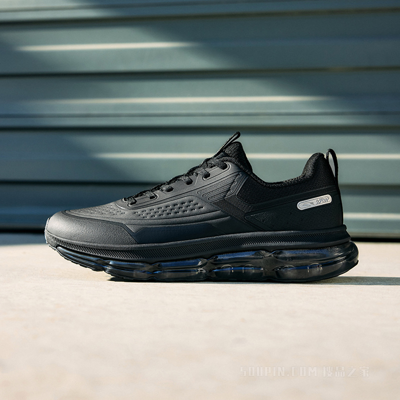 安踏弹力胶男子跑鞋