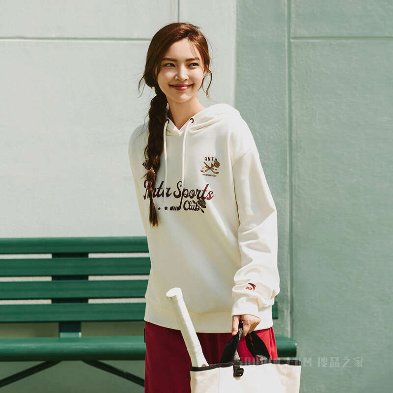 【关晓彤同款】安踏运动复古女子动型科技连帽卫衣