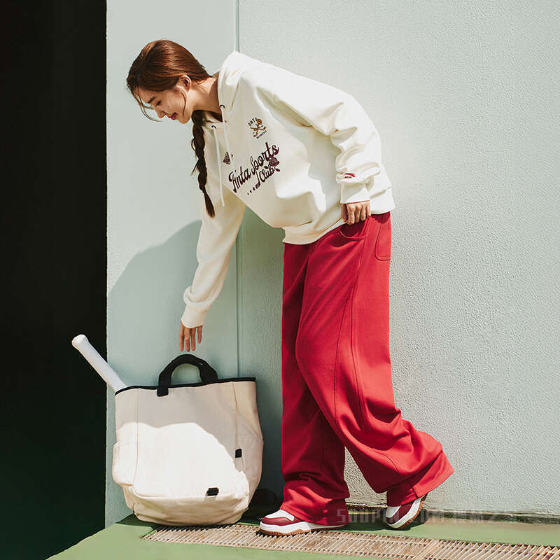 【关晓彤同款】安踏运动复古女子动型科技连帽卫衣
