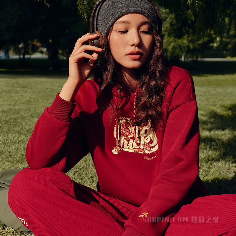 安踏好事发生女子连帽卫衣